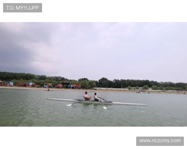 适合初学者入门的赛艇技巧与选择指南帮助你轻松掌握基本技能